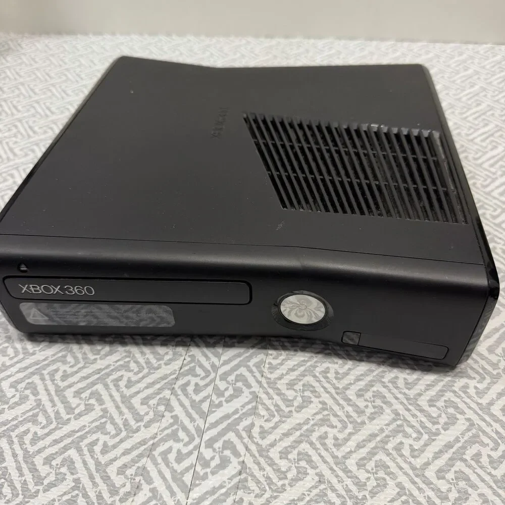 Microsoft Xbox 360 Kinect Bundle 250GB Matte Black Console